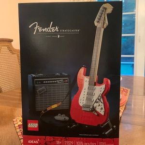 NWT Fender Lego Ideas Stratocaster 21329 #037
